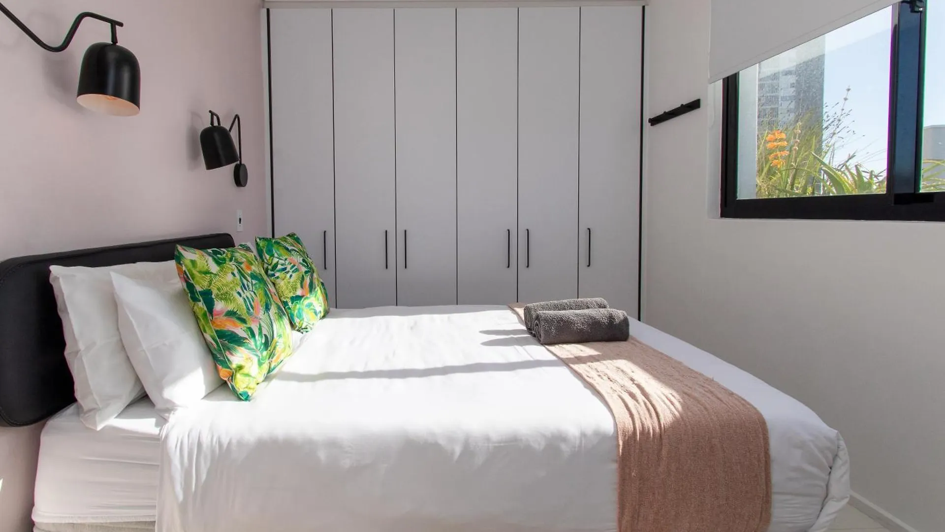 Spectacular 1 Bedroom Flamingo Cape Town Daire
