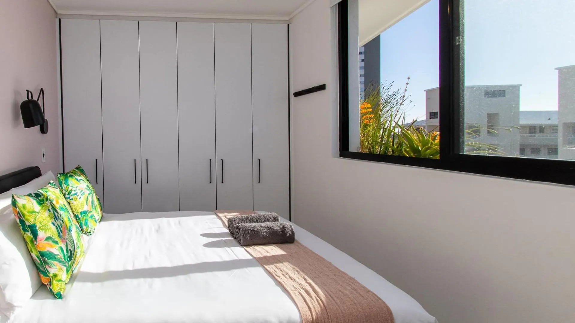 Spectacular 1 Bedroom Flamingo Cape Town Daire